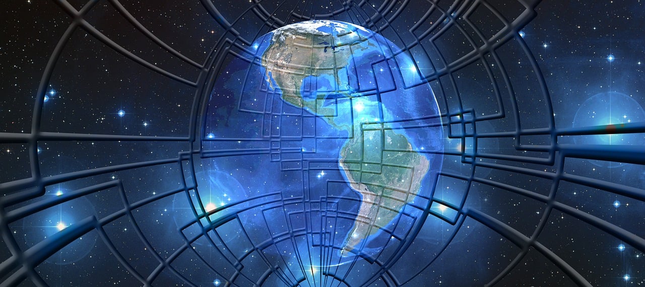 全球科技巨头争相布局元宇宙领域，最新英语新闻报道揭秘元宇宙竞争态势