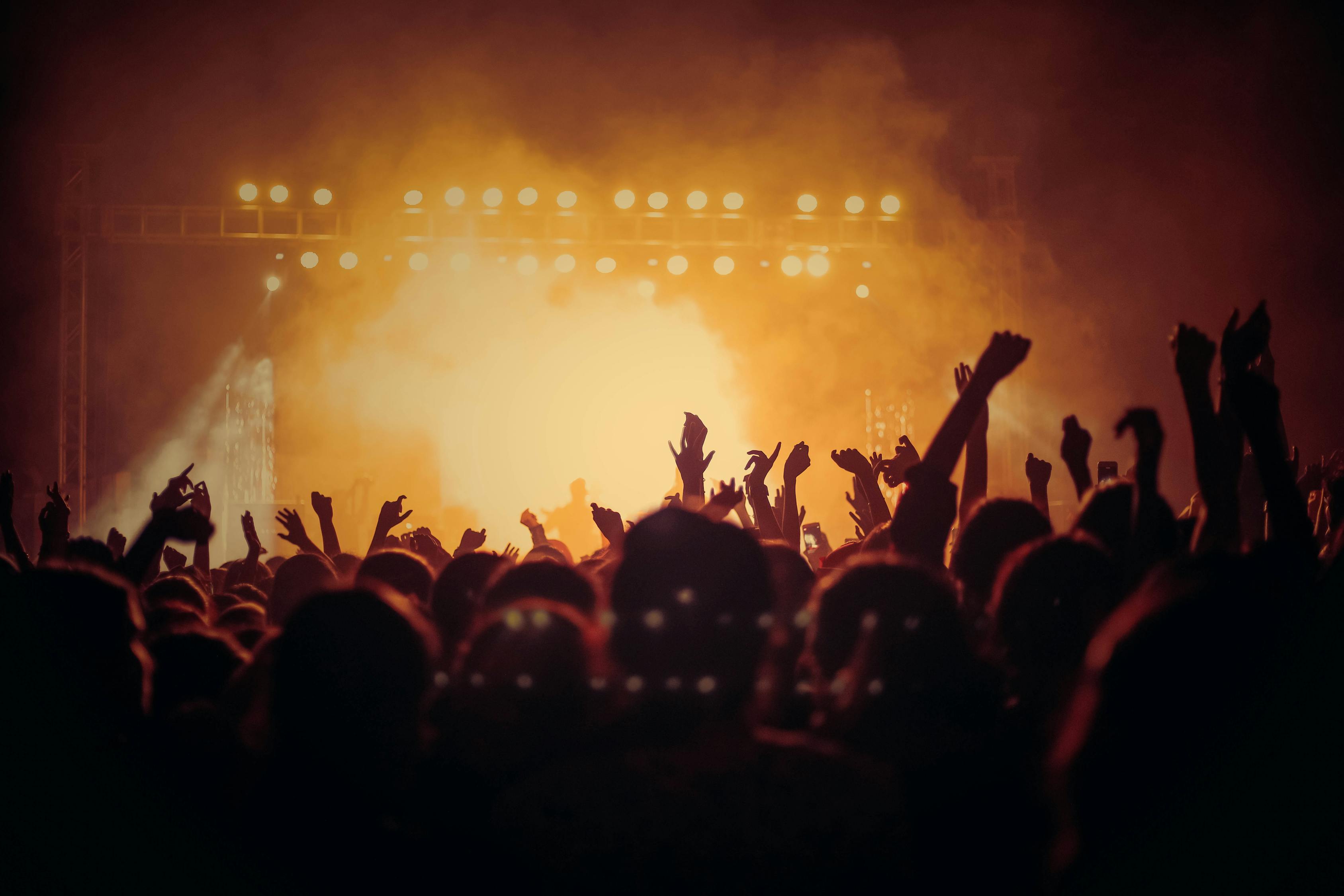 凤凰传奇最新神曲掀起音乐狂潮的新篇章，引领流行风潮！